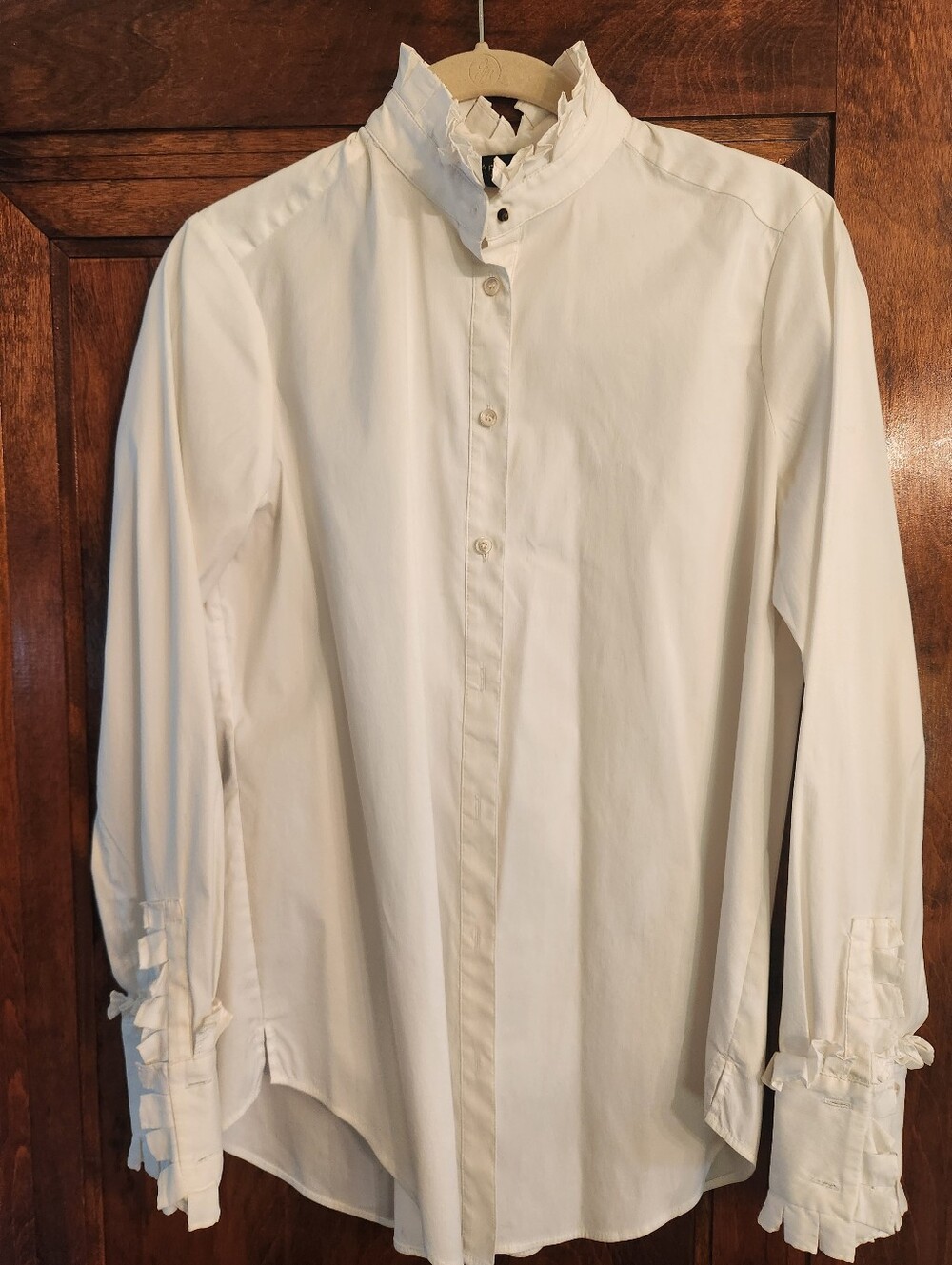 Carlisle Collection White Ruffled Collar Button-Up Blouse